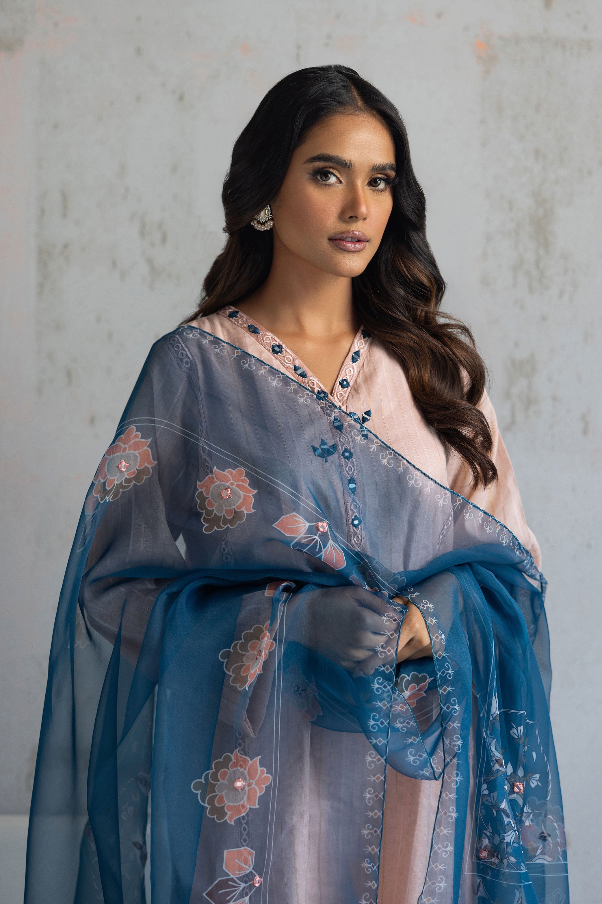 Noushen dupatta