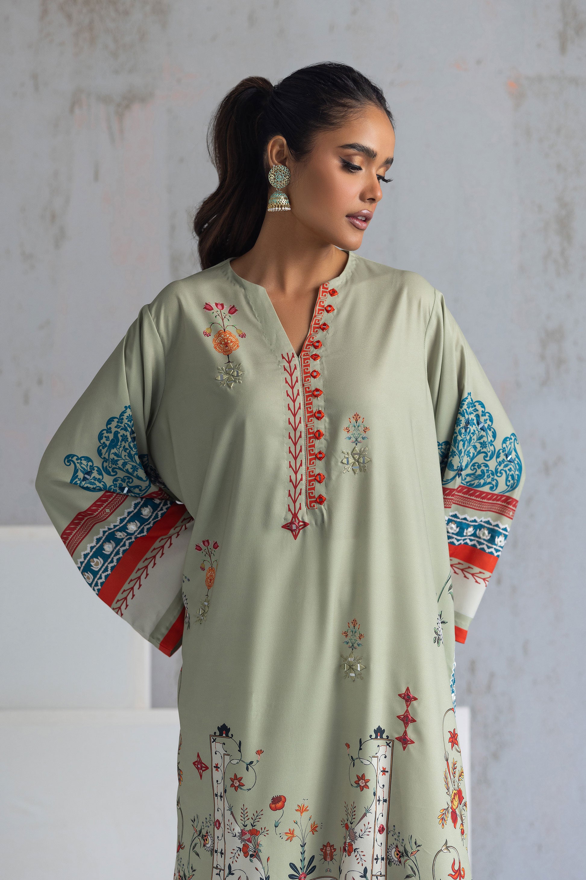 Tara Kurta