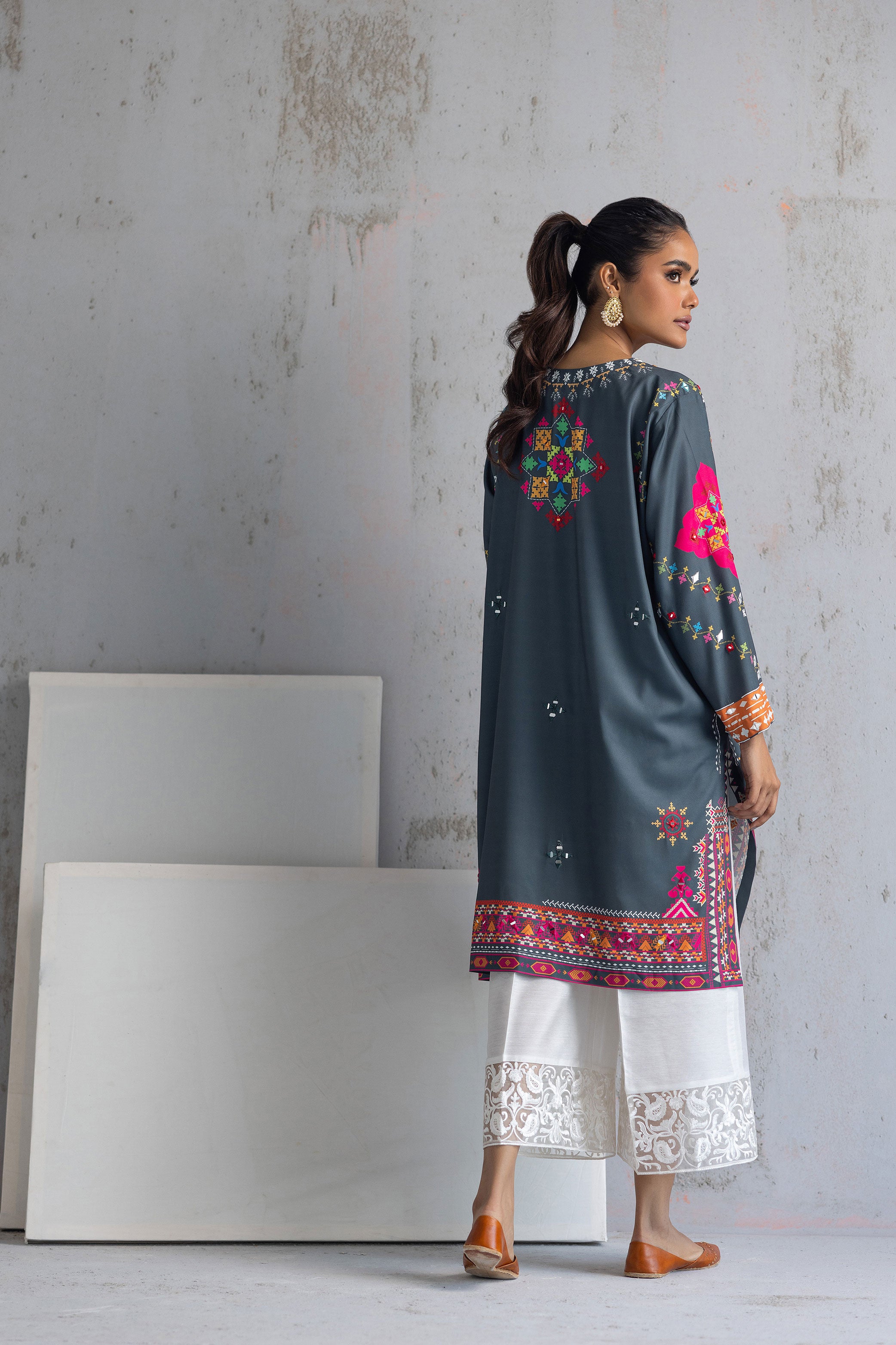 Nisreen Kurta